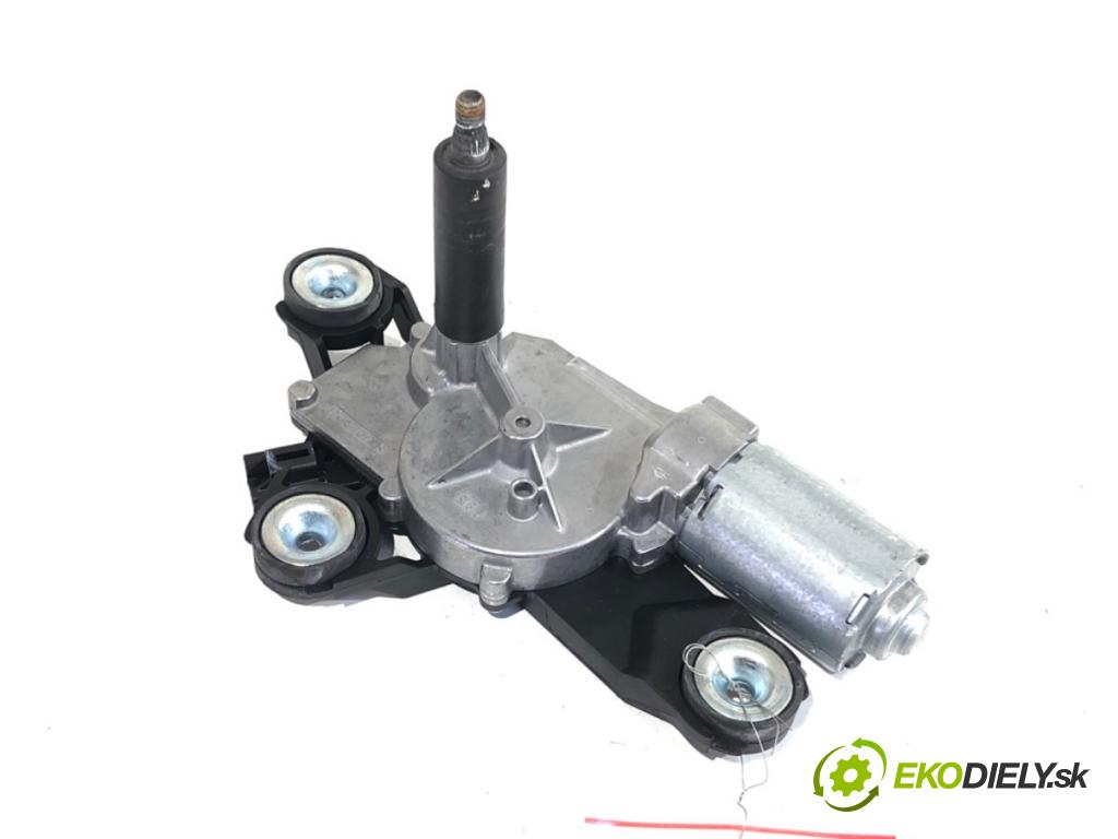 VOLVO V40 liftback 2015 88 kW D2 1969 Motor stieračov zad 390201884