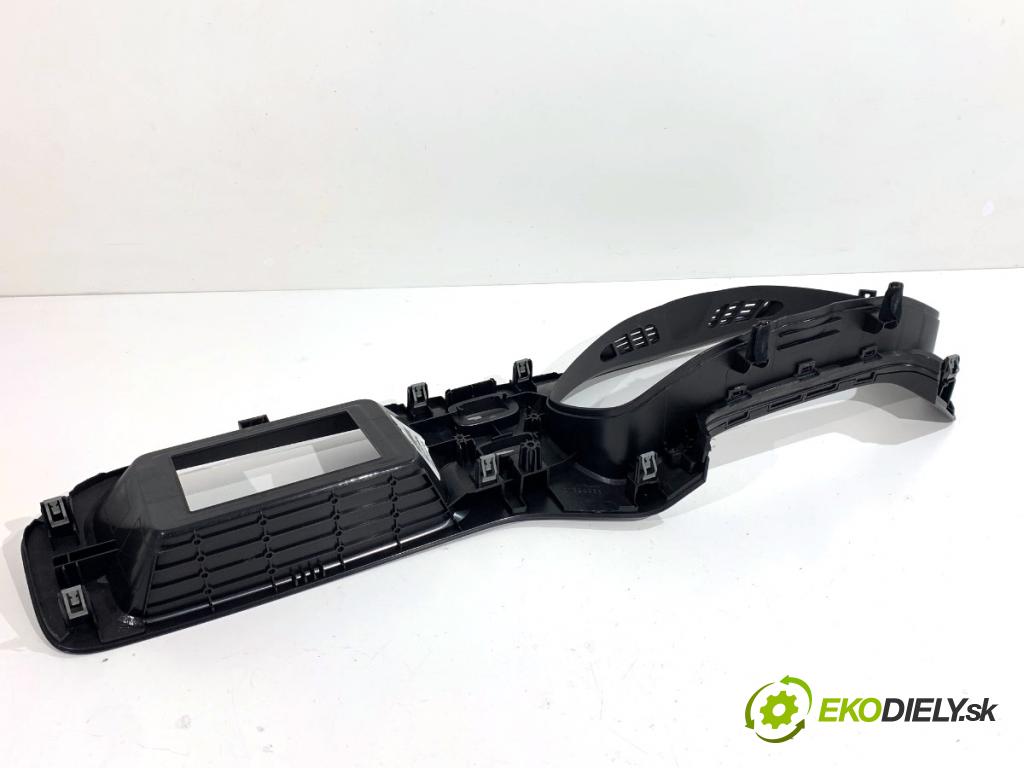VOLVO V40 liftback 2015 88 kW D2 1969 Rámček prístrojovky 31393109