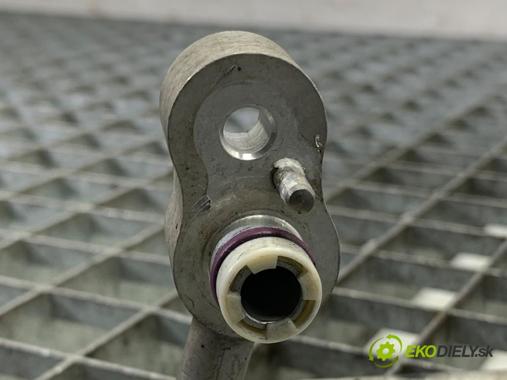 BMW F39 SUV 2019 103 kW sDrive 18 i 1499 rúrka klimatizácie 6832951 (Rúrka klimatizácie)