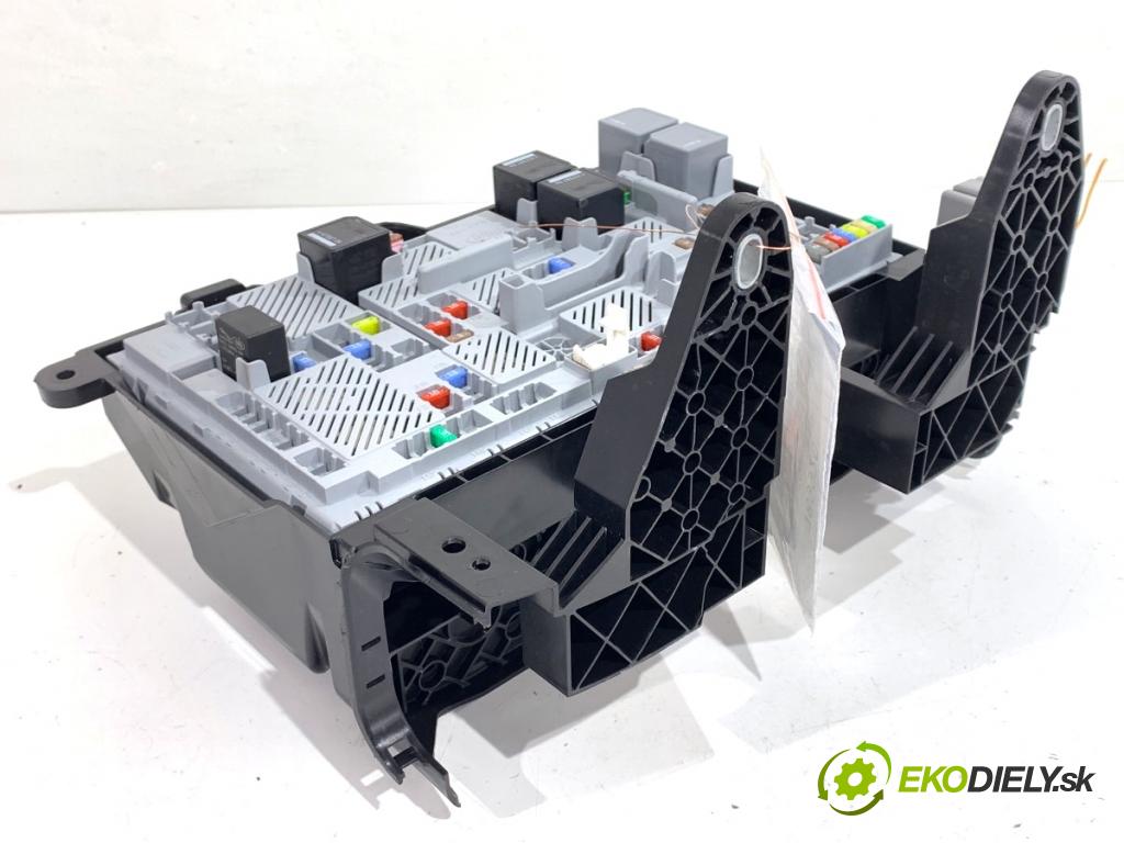 JAGUAR XF II sedan 2018 132 kW 2.0 D 1999 skříňka poistková JX63-14N030-AB (Pojistková skříňka)