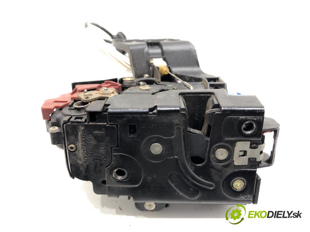 VW TOUAREG SUV 2006 206 kW 3.6 V6 FSI 3597 zámok Dvere ľavy zad 3D4839015