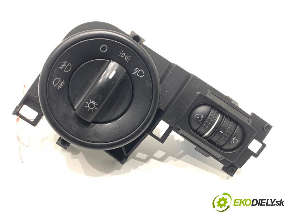 VW TOUAREG SUV 2006 206 kW 3.6 V6 FSI 3597 Spínač svetiel 7L6858903T