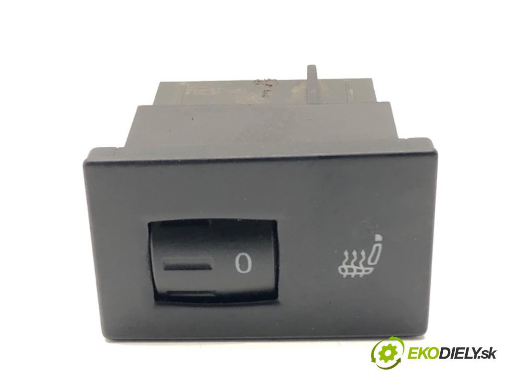 VW TOUAREG SUV 2006 206 kW 3.6 V6 FSI 3597 Prepínač ohrievania, vyhrievania sedačky 7L6963563 (Prepínacie páčky pod volantom)