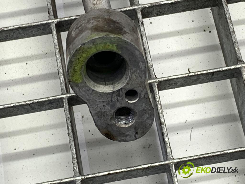 VW TOUAREG SUV 2006 206 kW 3.6 V6 FSI 3597 rúrka klimatizace 7L6820741D (Trubka klimatizace)