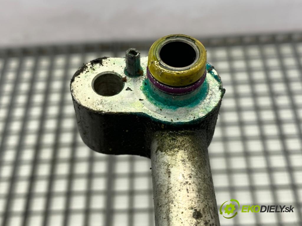 VW TOUAREG SUV 2006 206 kW 3.6 V6 FSI 3597 rúrka klimatizace 7L0820721E (Trubka klimatizace)