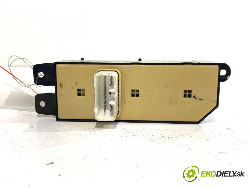 HYUNDAI SANTE FE I SUV 2004 83 kW 2.0 CRDi 4x4 1991 Prepínač okien 93570-26100 (Prepínacie páčky pod volantom)