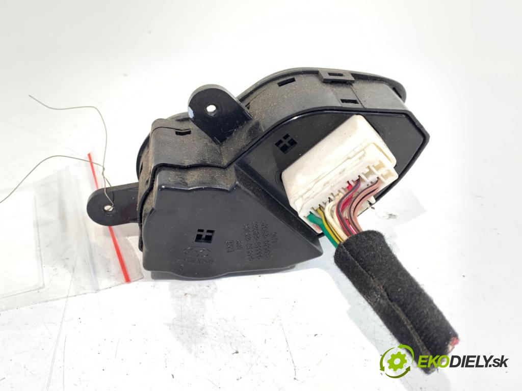 HYUNDAI SANTE FE I SUV 2004 83 kW 2.0 CRDi 4x4 1991 Prepínač nastavenia spätných zrkadiel  (Prepínacie páčky pod volantom)