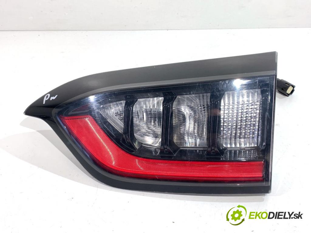 JEEP CHEROKEE KL SUV 2019 200 kW 3.2 V6 4x4 3239 Svetlo zad pravá vnútorná  (Kľučka dverí ostatné)