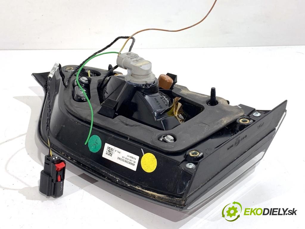 JEEP CHEROKEE KL SUV 2019 200 kW 3.2 V6 4x4 3239 světlo zadní část levá strana vnitřní  (Klika dveří ostatní)