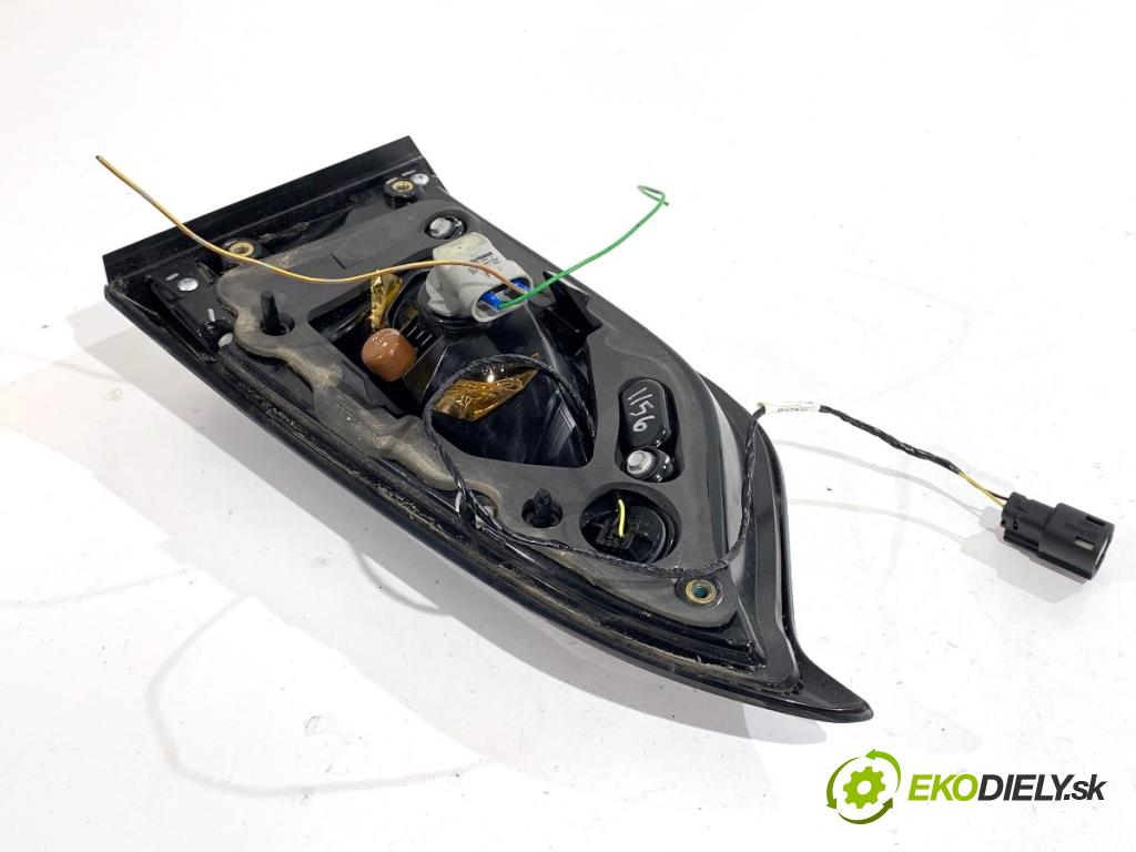 JEEP CHEROKEE KL SUV 2019 200 kW 3.2 V6 4x4 3239 světlo zadní část levá strana vnitřní  (Klika dveří ostatní)