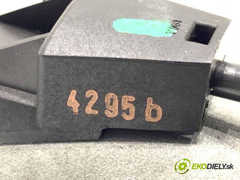 AUDI A6 C4 sedan 1996 92 kW 1.8 1781 spinačka 4A0905851E (Spínacia skrinka)