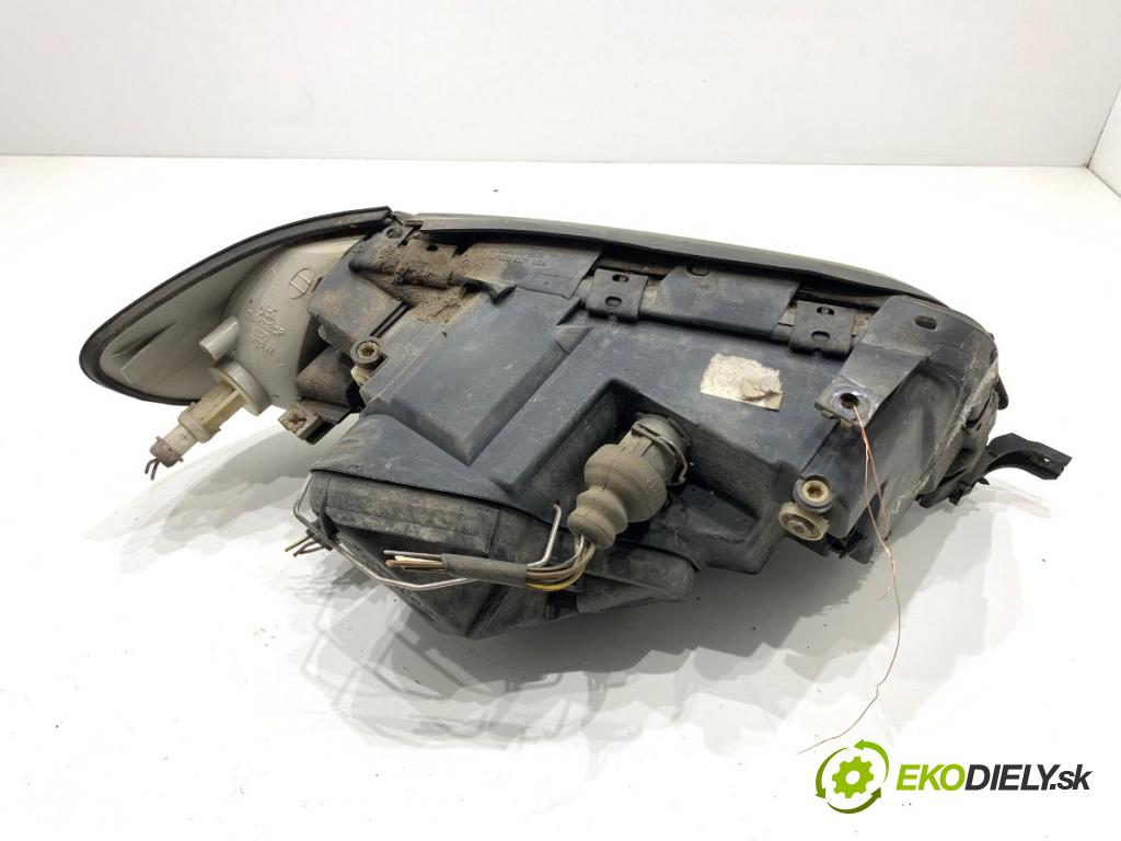 AUDI A6 C4 sedan 1996 92 kW 1.8 1781 Svetlomet ľavy predný