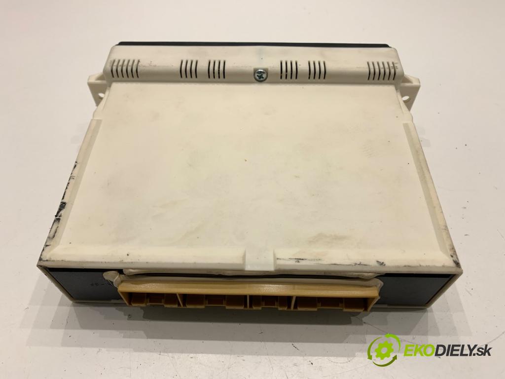 AUDI A6 C4 sedan 1996 92 kW 1.8 1781 Panel ovládania kúrenia 4A0820043K (Prepínacie páčky pod volantom)