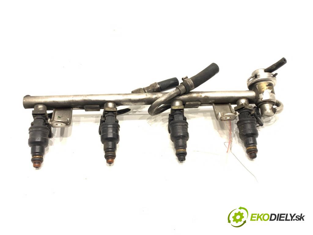 AUDI A6 C4 sedan 1996 92 kW 1.8 1781 Lišta vstrekovacia 058133681 (Vstrekovacia lišta)