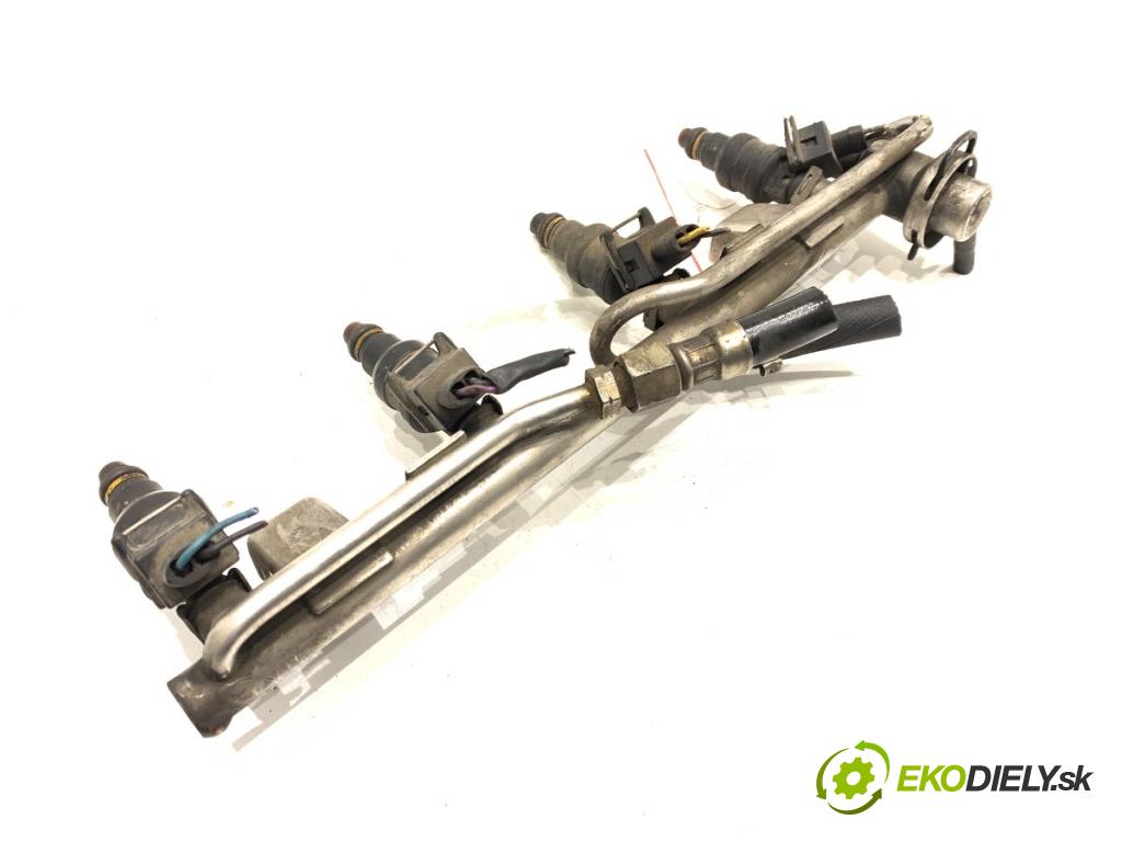 AUDI A6 C4 sedan 1996 92 kW 1.8 1781 Lišta vstrekovacia 058133681 (Vstrekovacia lišta)