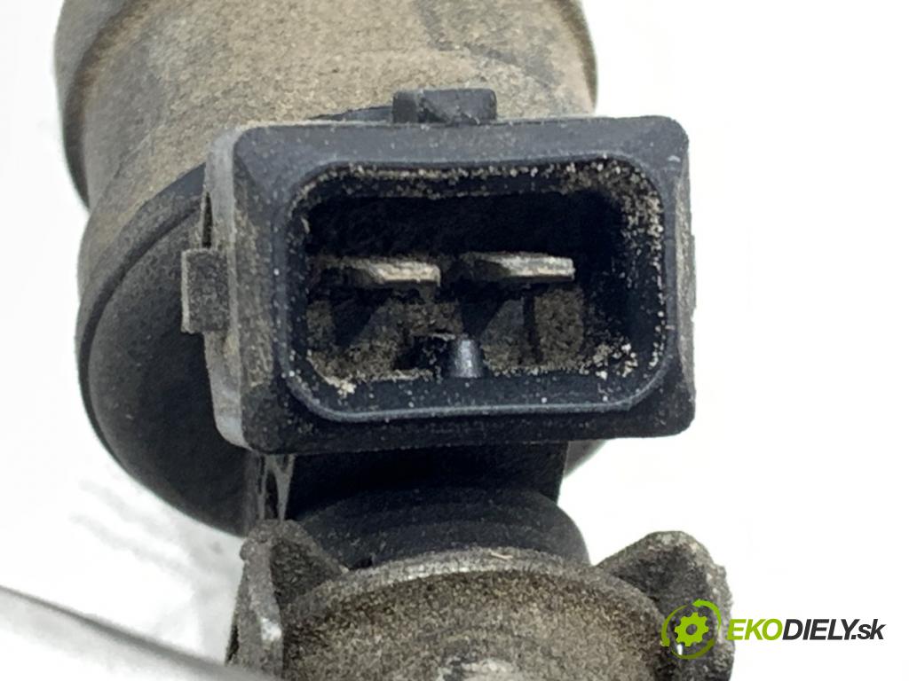 AUDI A6 C4 sedan 1996 92 kW 1.8 1781 Lišta vstrekovacia 058133681 (Vstrekovacia lišta)