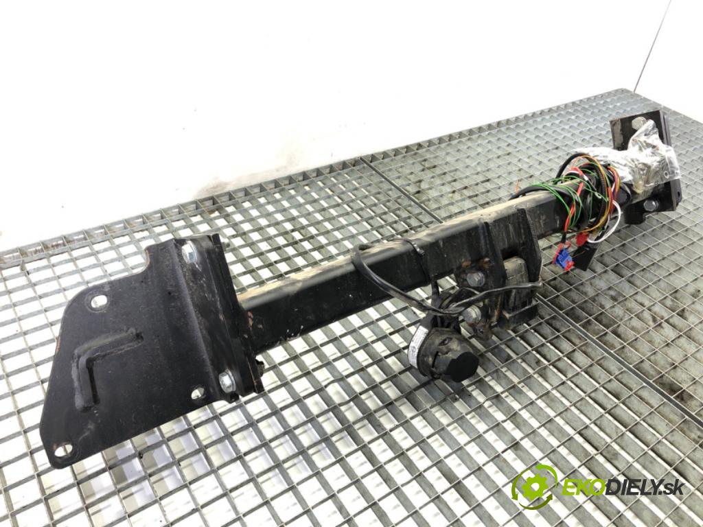 JEEP CHEROKEE KL SUV 2019 200 kW 3.2 V6 4x4 3239 Hák tažné zařízení  (Tažné zařízení)