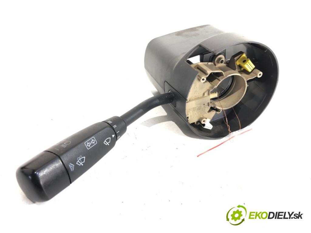 MERCEDES-BENZ W203 sedan 2000 120 kW C 200 Kompressor (203.045) 1998 Prepínač kombinovaný  (Prepínacie páčky pod volantom)