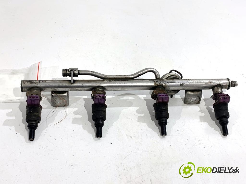 MERCEDES-BENZ W203 sedan 2000 120 kW C 200 Kompressor (203.045) 1998 lišta vstřikovací A1110703095 (Vstřikovací lišta)