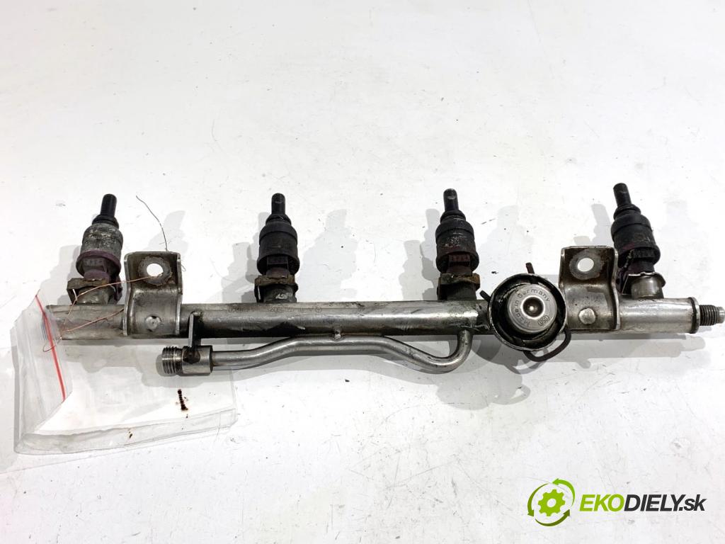 MERCEDES-BENZ W203 sedan 2000 120 kW C 200 Kompressor (203.045) 1998 lišta vstřikovací A1110703095 (Vstřikovací lišta)