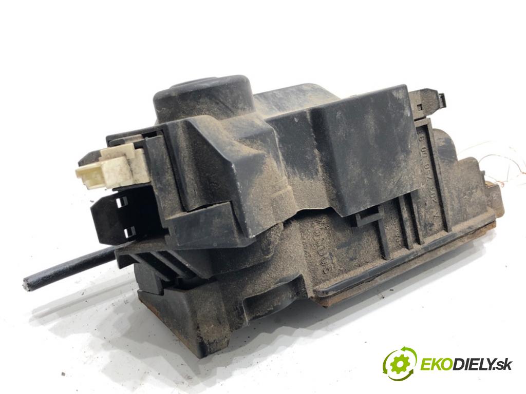 MERCEDES-BENZ W203 sedan 2000 120 kW C 200 Kompressor (203.045) 1998 Kľučka dverí zad A2037500093