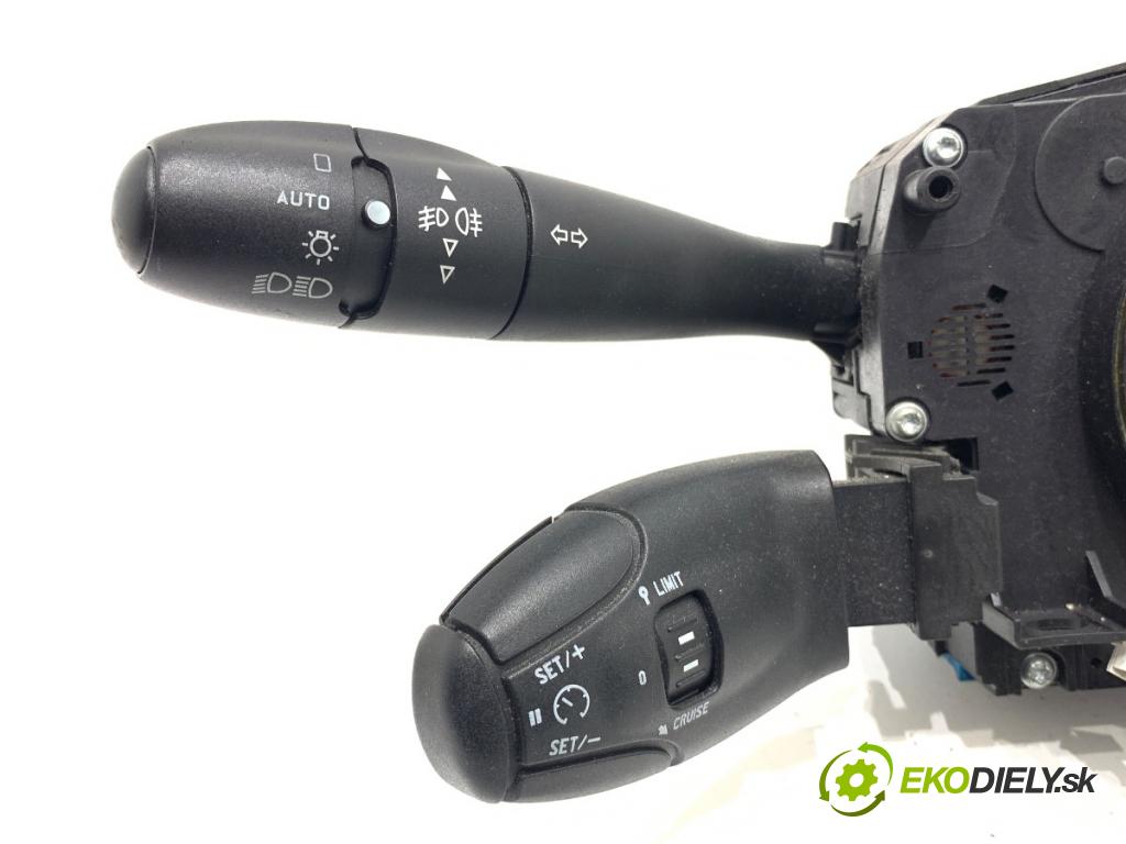 PEUGEOT 207 liftback 2007 80 kW 1.6 HDi 1560 Prepínač kombinovaný 96630717XT (Prepínacie páčky pod volantom)