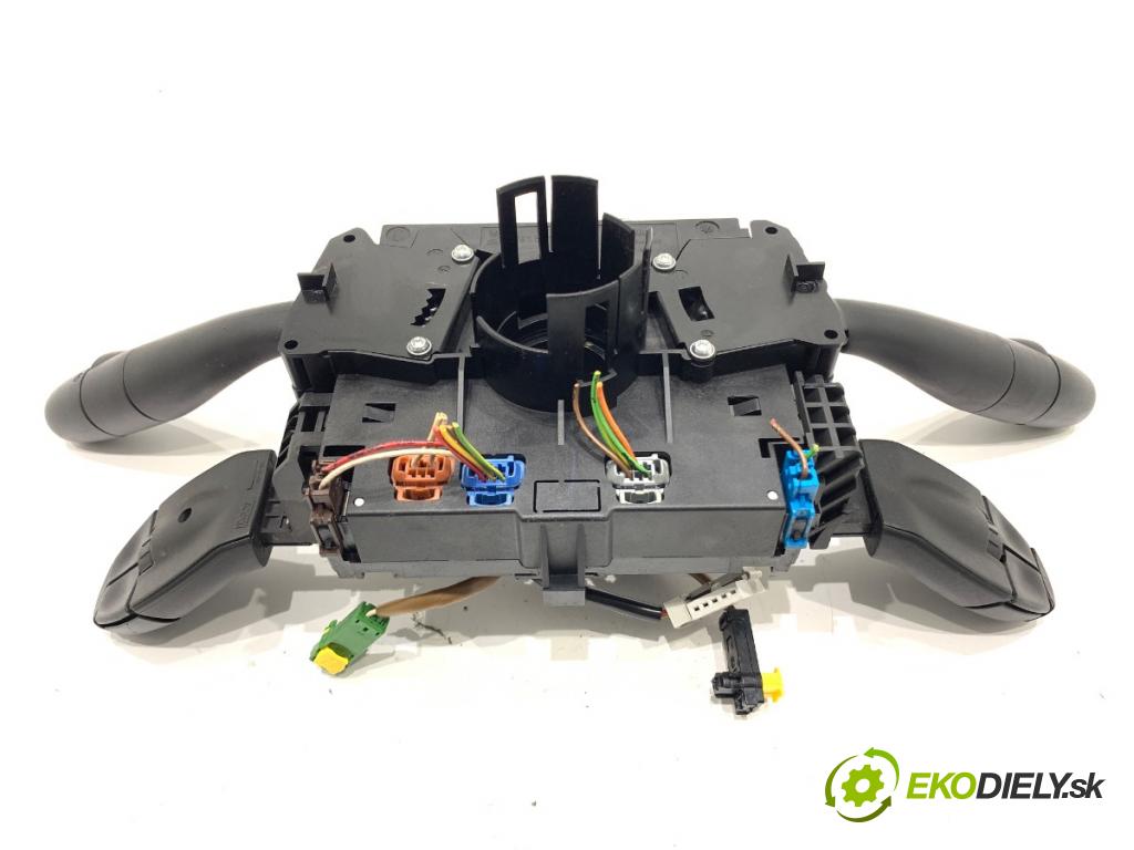 PEUGEOT 207 liftback 2007 80 kW 1.6 HDi 1560 Prepínač kombinovaný 96630717XT (Prepínacie páčky pod volantom)