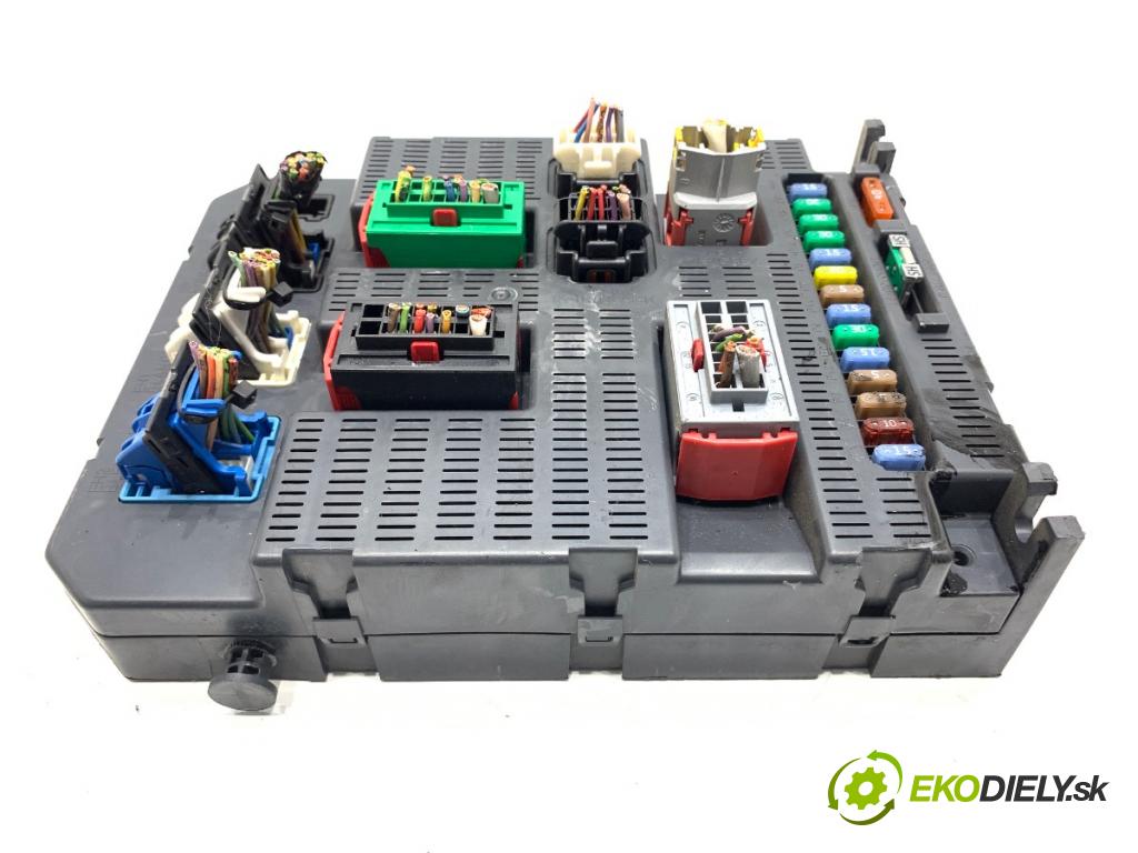 PEUGEOT 207 liftback 2007 80 kW 1.6 HDi 1560 modul BSI 9663798480 (Pojistková skříňka)