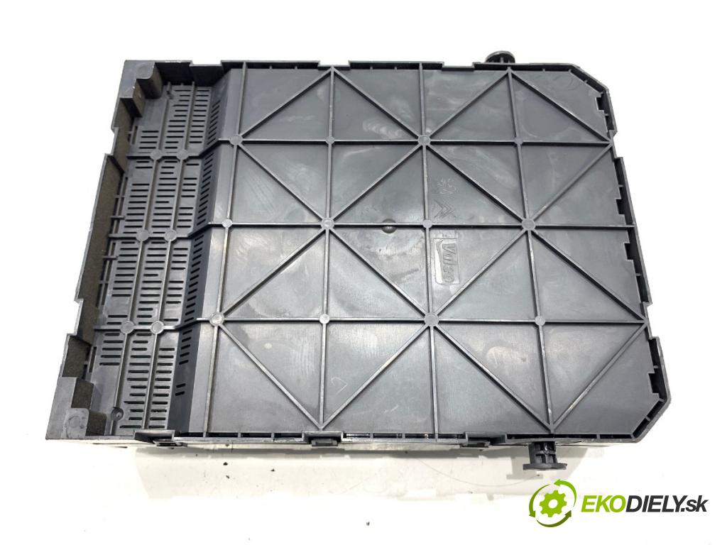 PEUGEOT 207 liftback 2007 80 kW 1.6 HDi 1560 modul BSI 9663798480 (Pojistková skříňka)