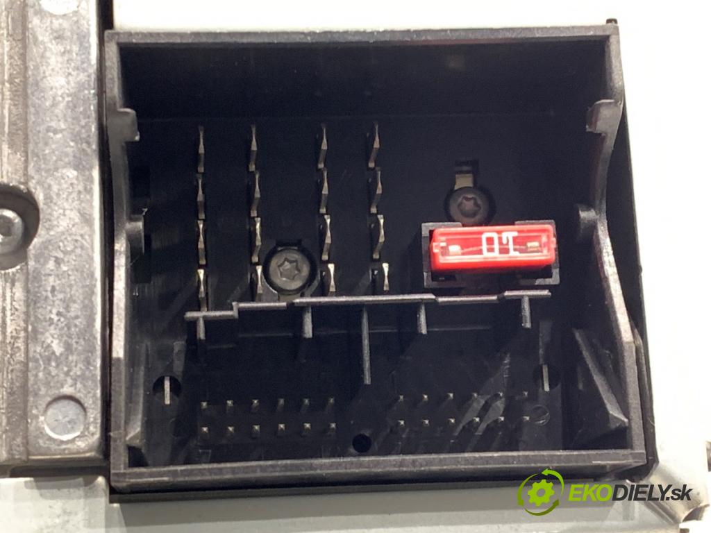 VW TOURAN nadwozie wielkoprzestrzenne (MPV) 2006 77 kW 1.9 TDI 1896 RADIO 1K0035191E (Audio zariadenie)