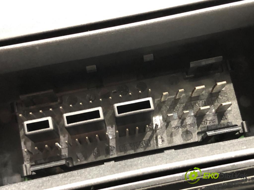 VW TOURAN nadwozie wielkoprzestrzenne (MPV) 2006 77 kW 1.9 TDI 1896 Prístrojovka 1T0920872F (Prístrojová doska)