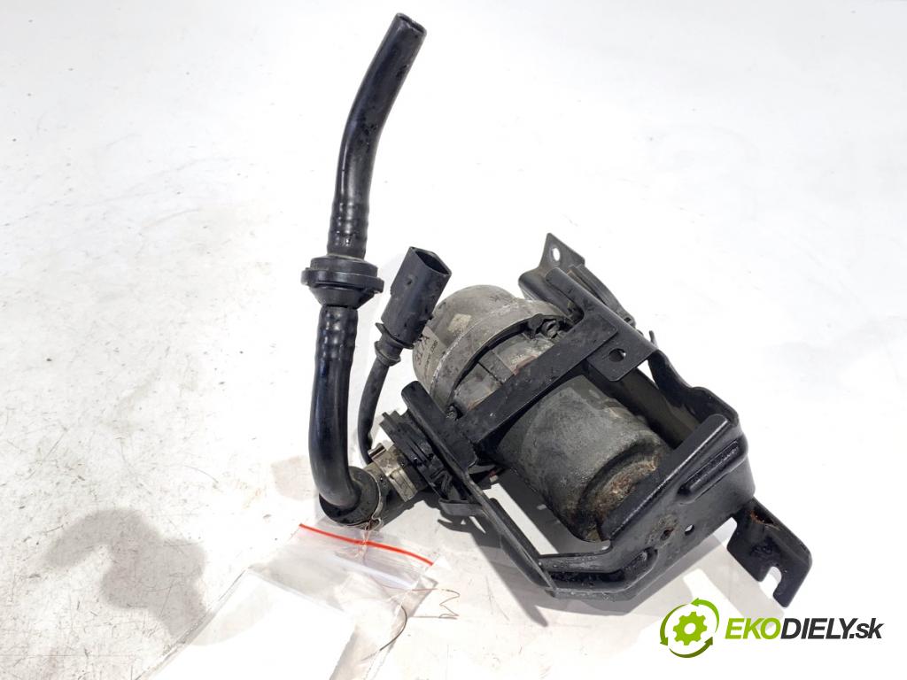 VW TOUAREG SUV 2006 206 kW 3.6 V6 FSI 3597 Pumpa brzdová 8E0927317A (Posilňovač bŕzd)