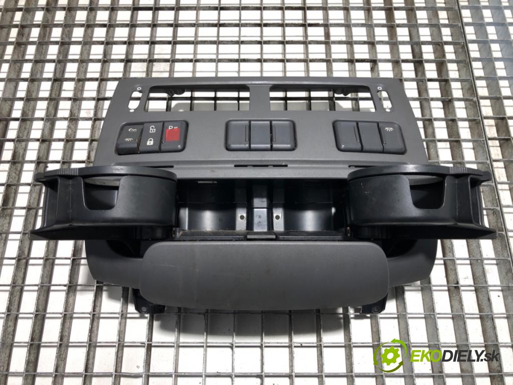 DAF XF Ciągnik siodłowy 2016 340 kW FT 460 340 kW [462 KM] olej napędowy 2012 - 2022 12900 Držiak na nápoje 1951827 (Držiak (úchyt) na nápoje)