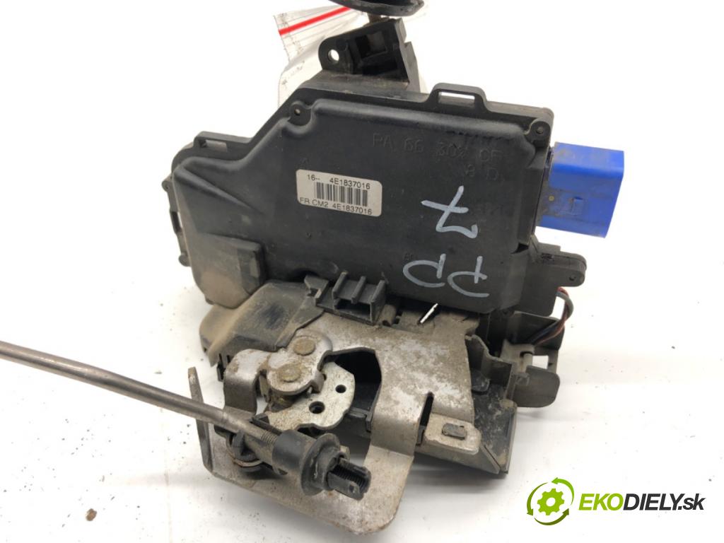 AUDI A3 8P liftback 2005 77 kW 1.9 TDI 1896 zámok Dvere pravy predný 4E1837016