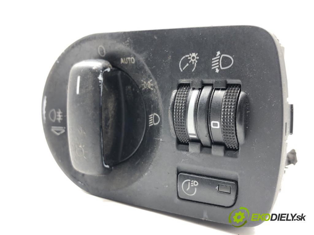 AUDI A3 8P liftback 2005 77 kW 1.9 TDI 1896 Spínač svetiel 8P1941531S