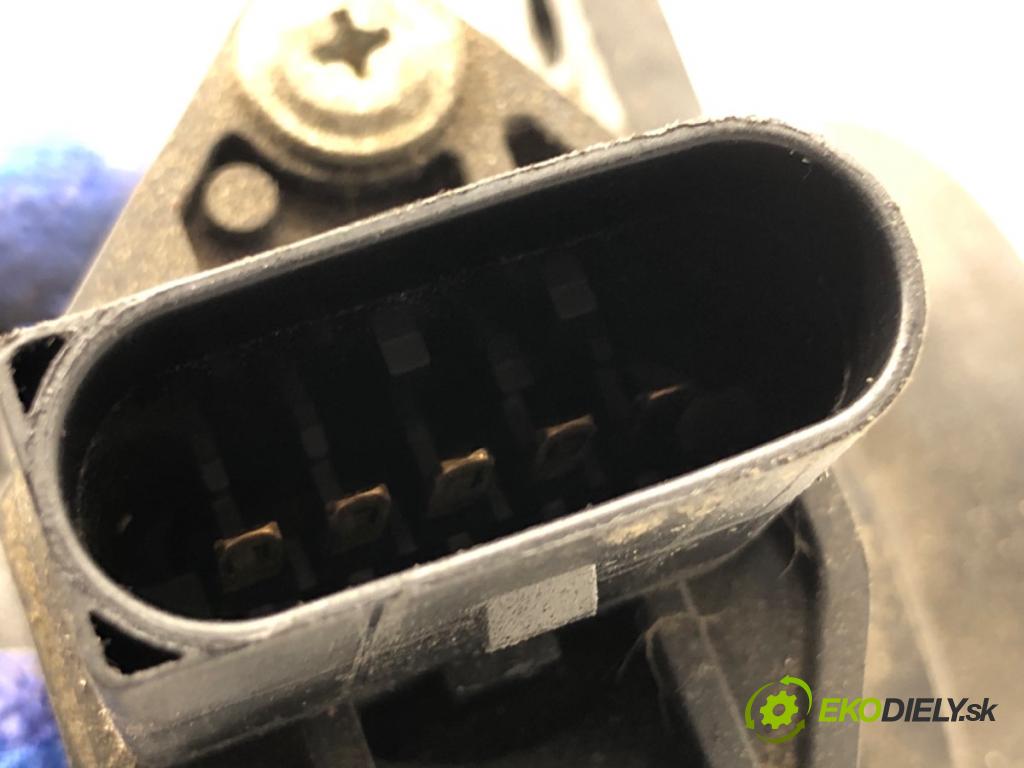 AUDI A3 8P liftback 2005 77 kW 1.9 TDI 1896 Váha vzduchu 038906461B (Váha vzduchu)