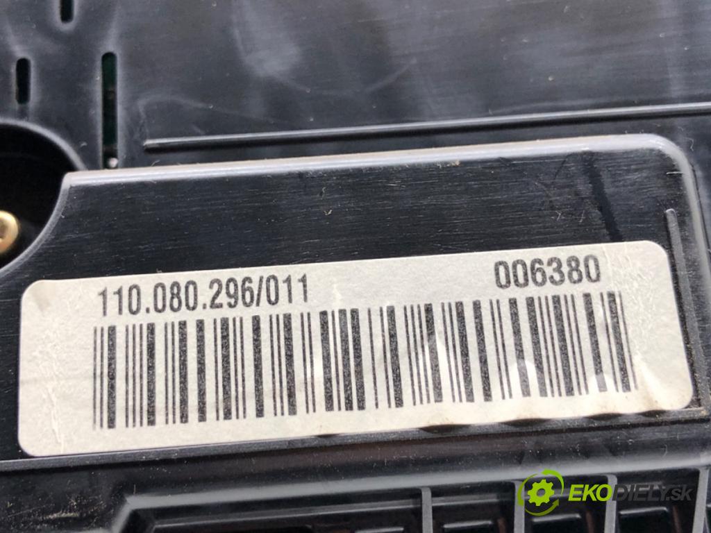 AUDI A3 8P liftback 2005 77 kW 1.9 TDI 1896 Prístrojovka 8P0920900K (Prístrojová doska)