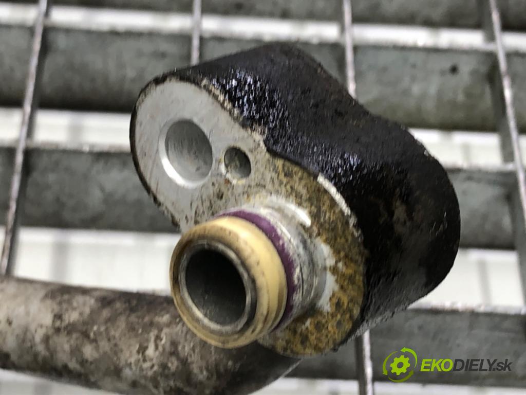 AUDI A3 8P liftback 2005 77 kW 1.9 TDI 1896 rúrka klimatizace 1K0820721C (Trubka klimatizace)