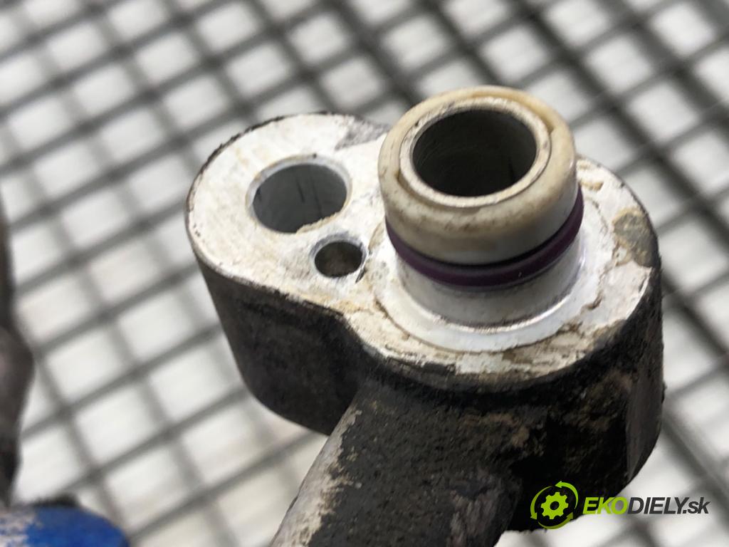 AUDI A3 8P liftback 2005 77 kW 1.9 TDI 1896 rúrka klimatizace 1K0820721C (Trubka klimatizace)