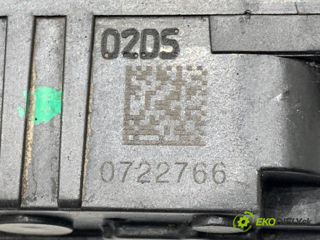 CITROEN BERLINGO II Nadwozie pełne/minivan 2016 73 kW 1.6 BlueHDi 100 1560 Termostat 1102639S01 (Pouzdro termostatu)