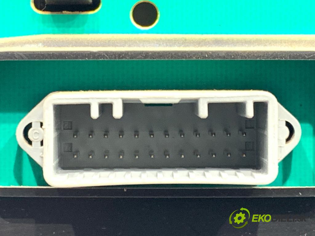 DACIA SANDERO liftback 2009 55 kW 1.4 (B30C, BS0C, BS0A, BS0G, BS1F, BS0E) 1390 Prístrojovka 21677499-2 (Prístrojová doska)