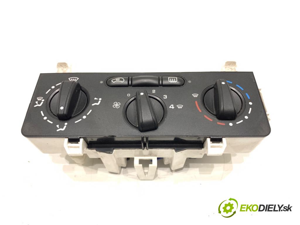 CITROEN C2 liftback 2009 50 kW 1.4 HDi 1398 Panel ovládania kúrenia N105559U (Prepínacie páčky pod volantom)