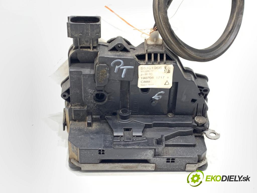 FIAT GRANDE PUNTO liftback 2006 57 kW 1.4 (199AXB11, 199AXB1A, 199BXB1A, 199AXL1A) 1368 zámok Dvere pravy zad 55701966