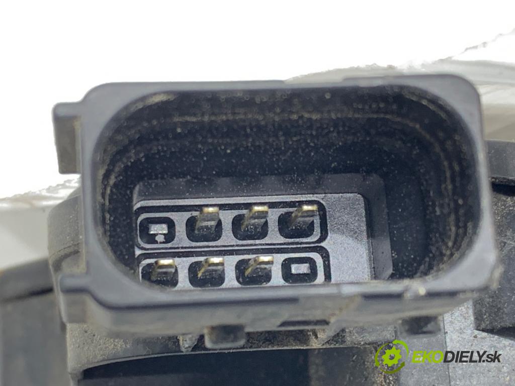 FIAT GRANDE PUNTO liftback 2006 57 kW 1.4 (199AXB11, 199AXB1A, 199BXB1A, 199AXL1A) 1368 zámok Dvere pravy zad 55701966
