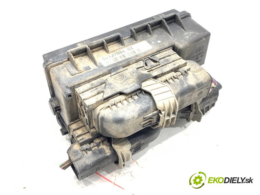 FIAT GRANDE PUNTO liftback 2006 57 kW 1.4 (199AXB11, 199AXB1A, 199BXB1A, 199AXL1A) 1368 skříňka poistková 51737884 (Pojistková skříňka)