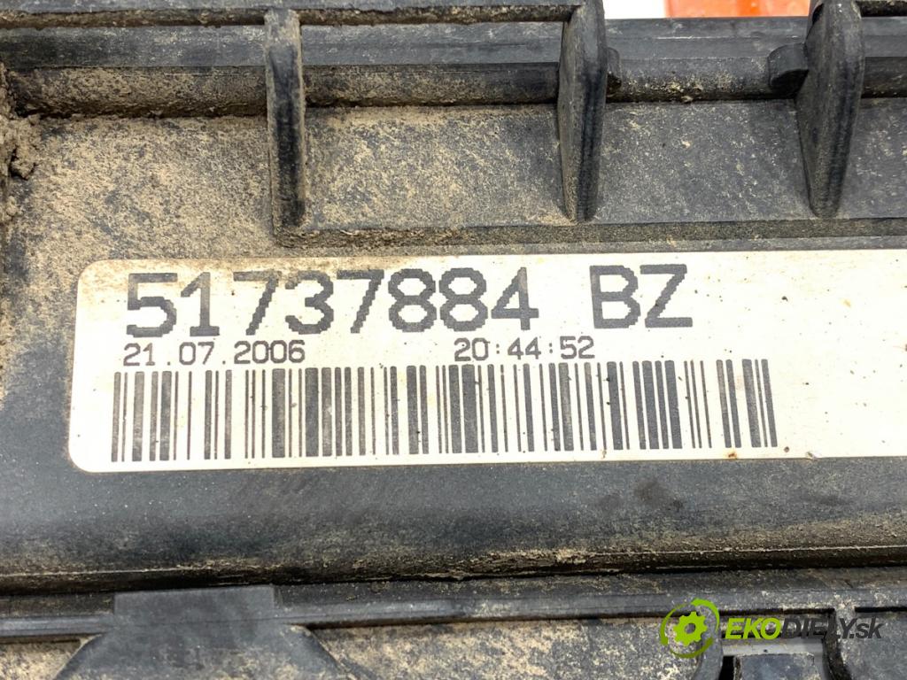 FIAT GRANDE PUNTO liftback 2006 57 kW 1.4 (199AXB11, 199AXB1A, 199BXB1A, 199AXL1A) 1368 skříňka poistková 51737884 (Pojistková skříňka)