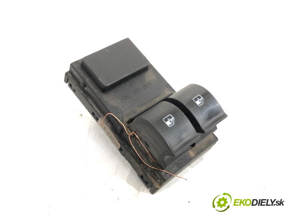 FIAT GRANDE PUNTO liftback 2006 57 kW 1.4 (199AXB11, 199AXB1A, 199BXB1A, 199AXL1A) 1368 Prepínač okien  (Prepínacie páčky pod volantom)