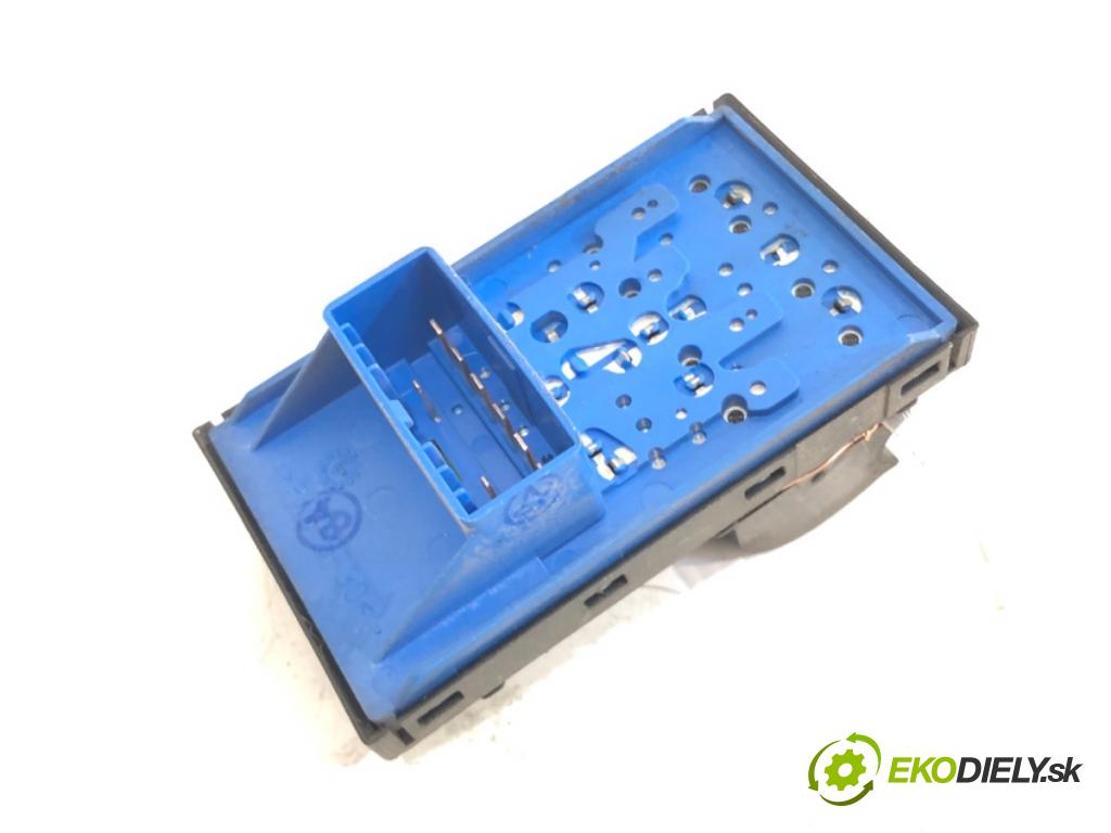 FIAT GRANDE PUNTO liftback 2006 57 kW 1.4 (199AXB11, 199AXB1A, 199BXB1A, 199AXL1A) 1368 Prepínač okien  (Prepínacie páčky pod volantom)