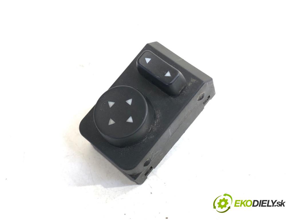 FIAT GRANDE PUNTO liftback 2006 57 kW 1.4 (199AXB11, 199AXB1A, 199BXB1A, 199AXL1A) 1368 Prepínač nastavenia spätných zrkadiel  (Prepínacie páčky pod volantom)