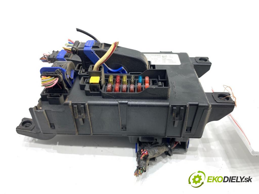 FIAT GRANDE PUNTO liftback 2006 57 kW 1.4 (199AXB11, 199AXB1A, 199BXB1A, 199AXL1A) 1368 modul BSI 00517954300 (Pojistková skříňka)